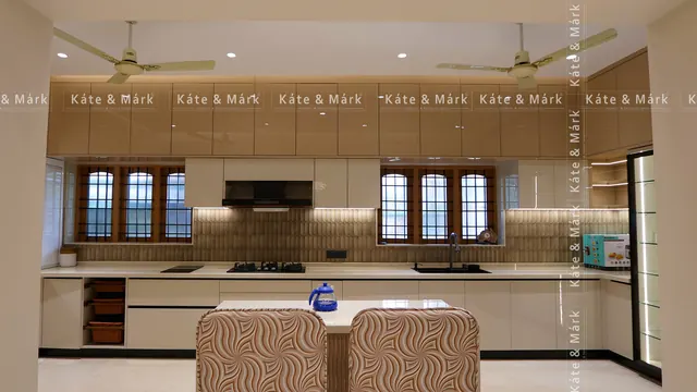 Modular kitchen in white and wood, Aluva